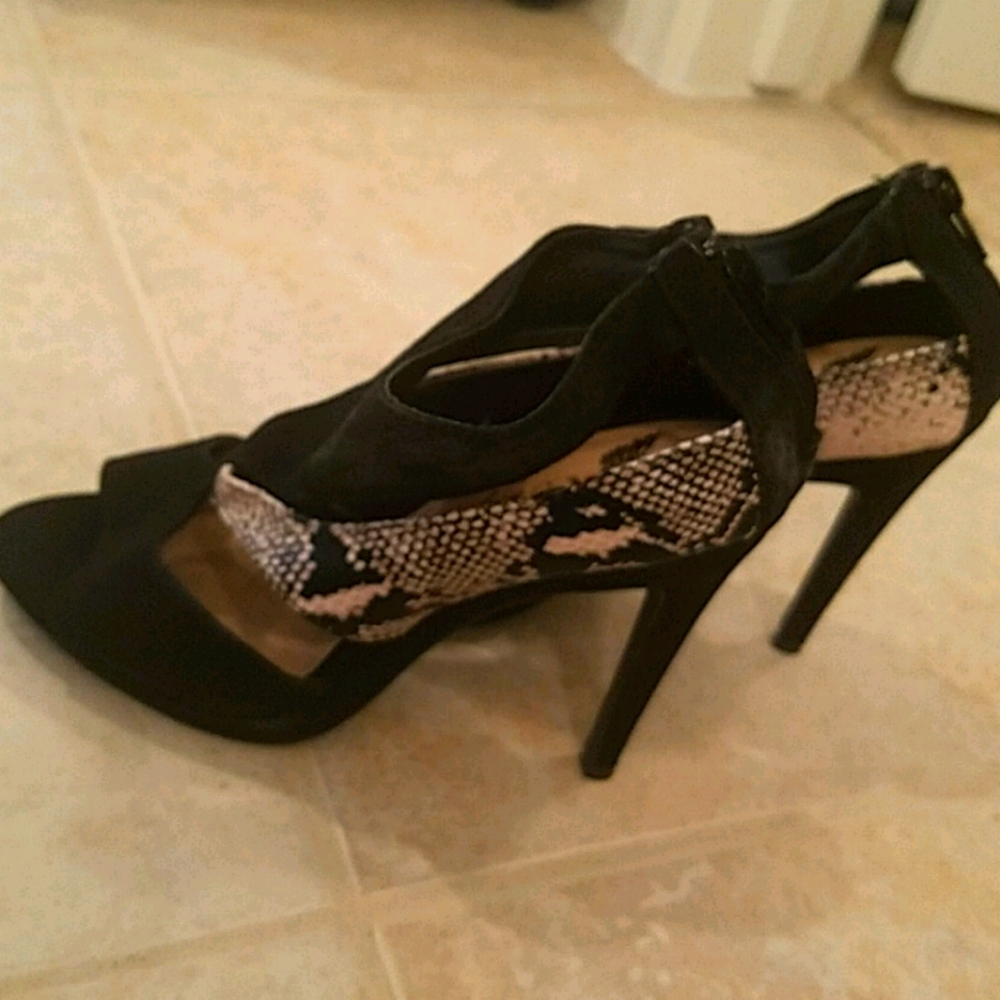 Ponny loves konny heel